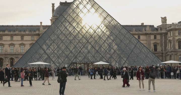 Dos sospechosos detenidos por el robo del siglo en el museo del Louvre