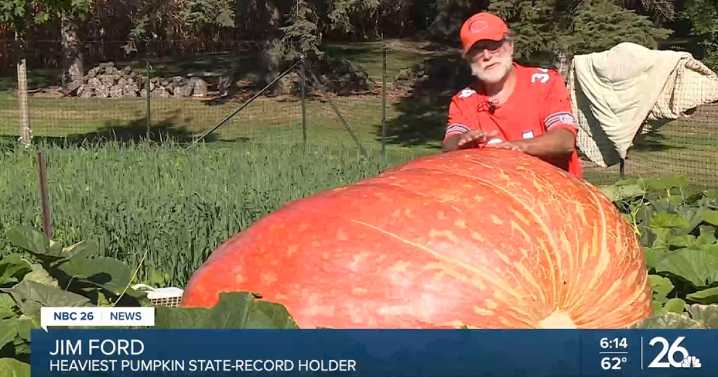 Oh, my gourd: Fond du Lac farmer takes giant pumpkin to global competition