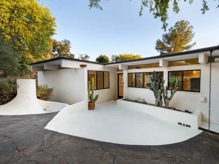 Altadena mid-century modern compound escaped Eaton fire, now seeks $2.5M