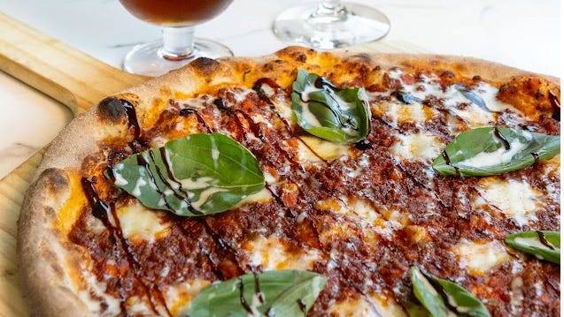 Is this Schnitzelburg brewery serving up Louisville's best pizza?