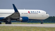 Delta and United Plead With Congress to End Shutdown