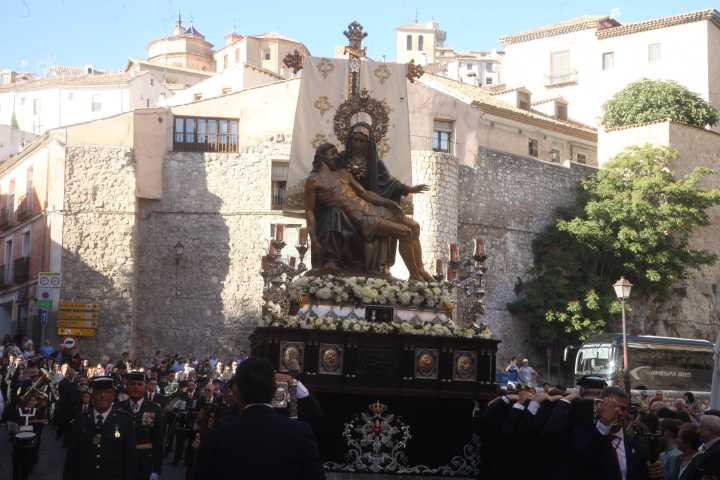 Los conquenses arropan a la Cofradía de Nuestra Señora de las Angustias en su centenario fundacional