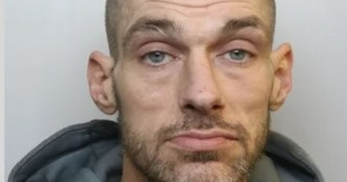 Shoplifting menace steals £23k of goods from two Bristol shops