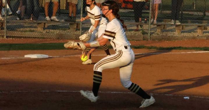 Brinkley's pitching, Rothweiler's power leads Highland past Palmyra in district semifinal