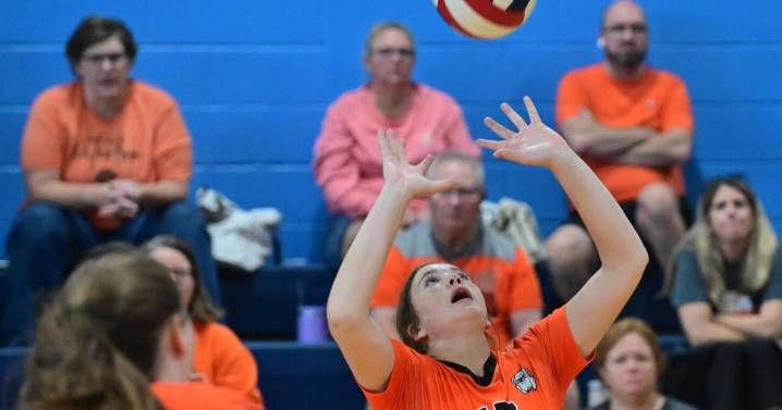 Waterloo celebrates milestones during best start since 2002: Girls volleyball spotlight