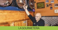 El mítico bar La Plata reparte comida y bebida gratis para celebrar su 80 aniversario
