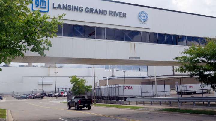 Trump mulls canceling $1B in grants for GM, Stellantis projects