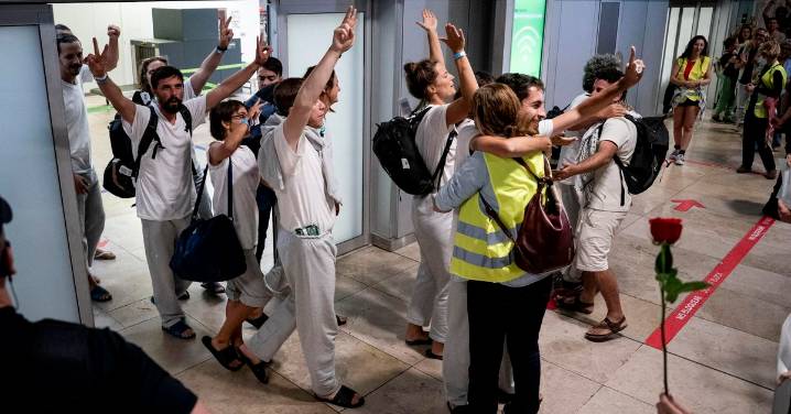 Exteriores asegura que los otros 28 españoles de la flotilla detenidos regresarán hoy