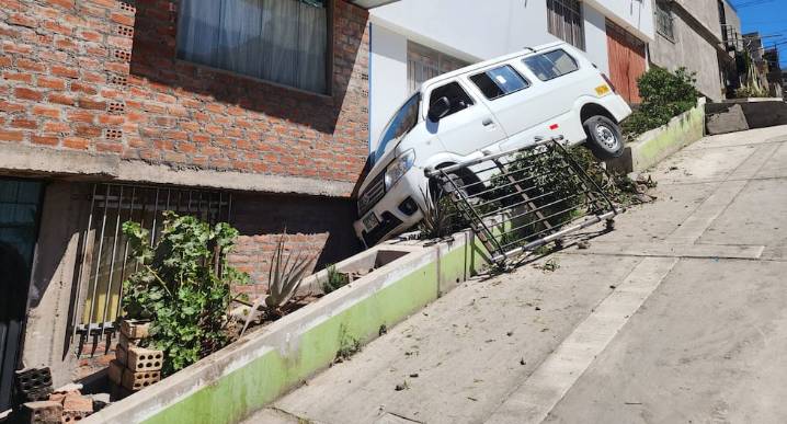 Arequipa: Cinco escolares heridos tras despiste de unidad escolar (VIDEO)