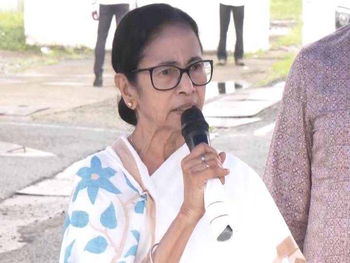 Don't trust Amit Shah always, he will be your Mir Jafar”: Mamata