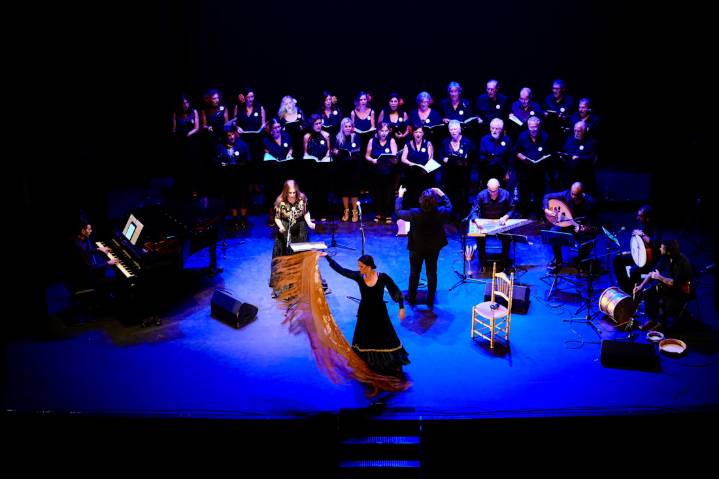 Éxito total en el Teatro Isabel la Católica con "Al Cantar", apertura del Granada 2031 Festival Fusión