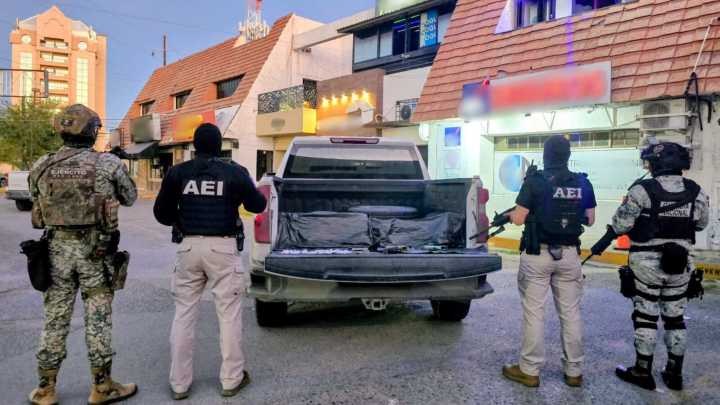 Aseguran Drogas, Armas y Equipos de Cómputo en Cateo a Bar de Ciudad Juárez