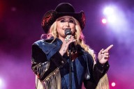 Miranda Lambert Reveals the Two Things She Needs Backstage