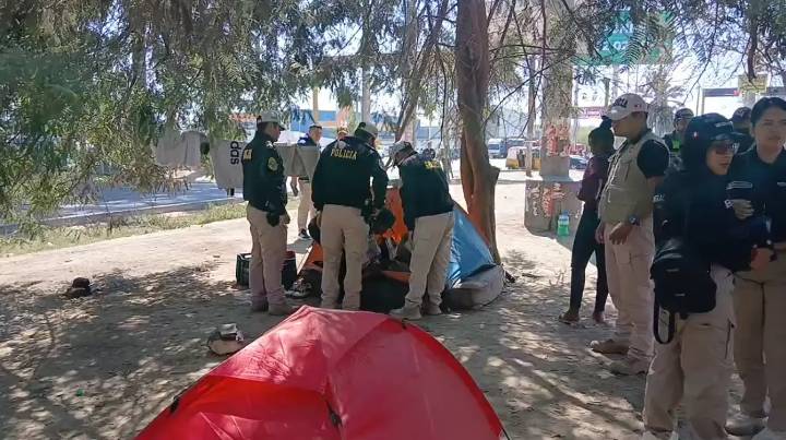 Ica: intervienen a extranjeros que se habían instalado con carpas frente al Mercado Santo Domingo