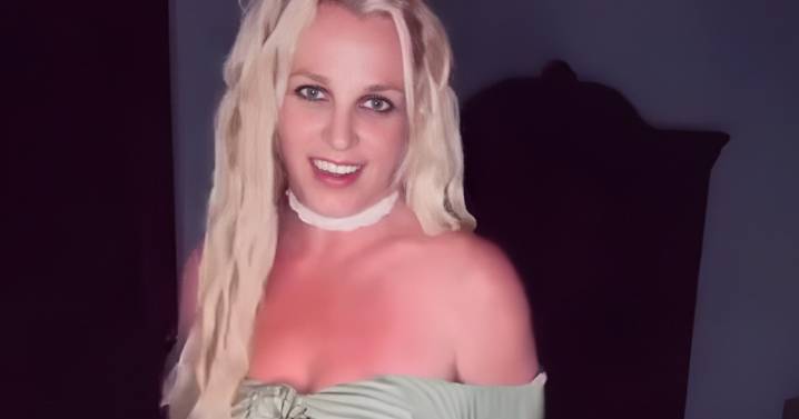 Britney Spears Showcases Her Dance in Loose Dress