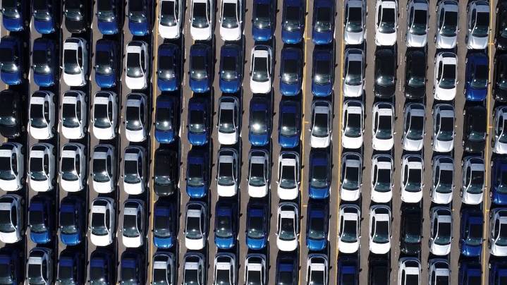 Marcas de autos ofrecen descuentos por la suba del dólar