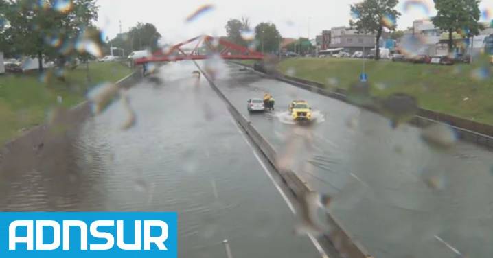 10:35 Un taxista murió mientras manejaba en medio del temporal que azotó a Buenos Aires