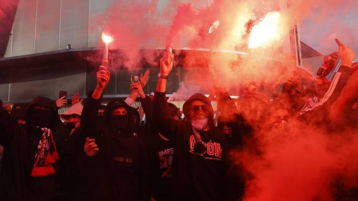 La Policía identificó a ultras del Oviedo en Valladolid y Ultra Boys critica la retirada de entradas: «Ningún abuso policial nos callará ni cambiará»