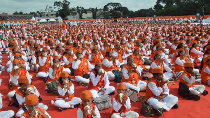 Over 1,000 Conch Players Set Record In Pune With Seven Rhythmic Cycles