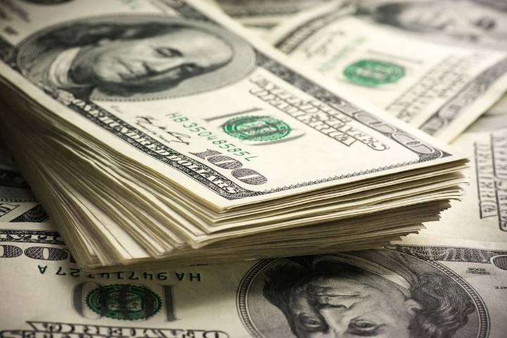 Últimos registros. A cuánto cotiza el dólar oficial y el blue este sábado 4 de octubre