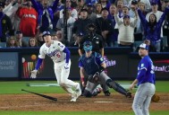 Jonrón de Freeman en la 18va da triunfo 6-5 a Dodgers sobre Azulejos en clásico de la Serie Mundial
