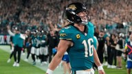 Jaguars vs Chiefs | Trevor Lawrence scores game-winning touchdown
