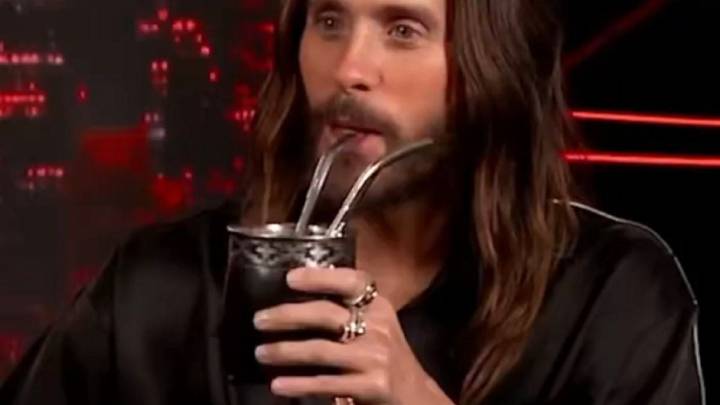 Jared Leto probó un mate durante la promoción de una película y se hizo viral
