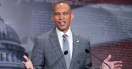'Trump 2028' hats 'randomly appeared' during White House meeting: Jeffries