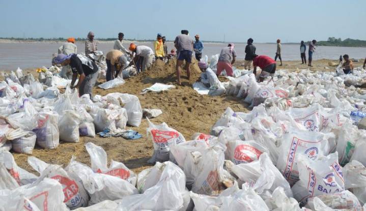 Soil erosion at Sasrali, heavy rain forecast panic villagers