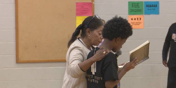 Civil rights activist inspires Peoria middle schoolers ahead of NAACP Banquet