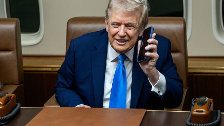 Does President Trump Actually Write His Own Tweets?