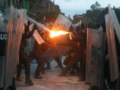 Solo una oficial permanece hospitalizada por agresión del Bloque Negro