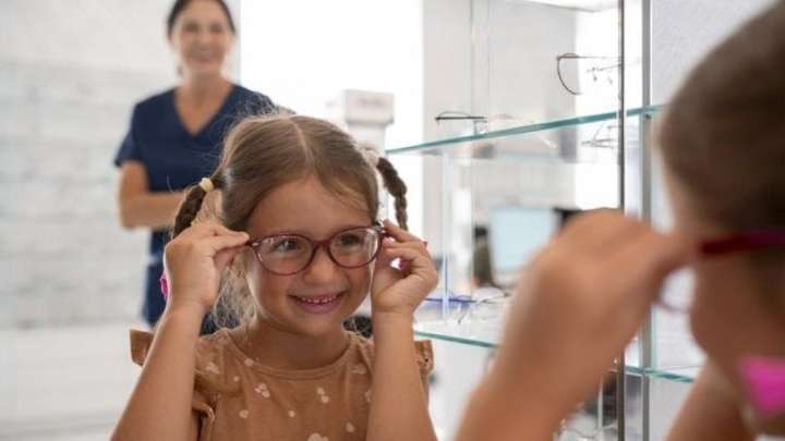 Cien euros de ayuda para las gafas de los menores de 12 años: esta es la nueva subvención y así puede solicitarse