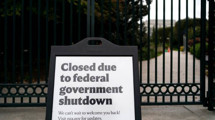 3 in 4 blame all major players for shutdown: Poll