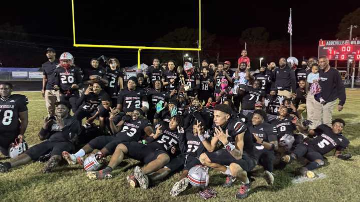 Abbeville football finds its rhythm in Week 8 rivalry win over Kaplan