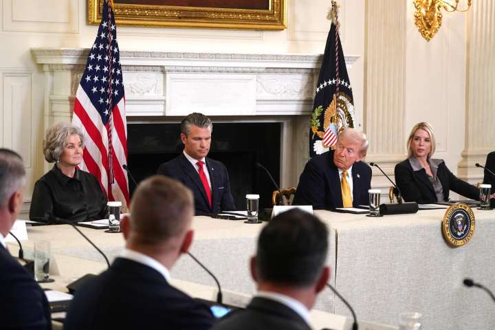 Trump: "Simplemente vamos a matar" a quienes traen drogas a EEUU