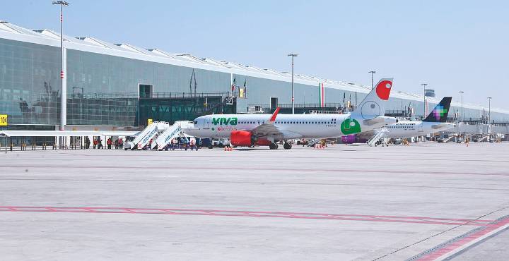 Reportan cancelación de todos los vuelos de pasajeros y carga de Estados Unidos a México