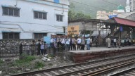 Commuter's 'protruding' backpack behind Mumbra train accident that killed 5: CR