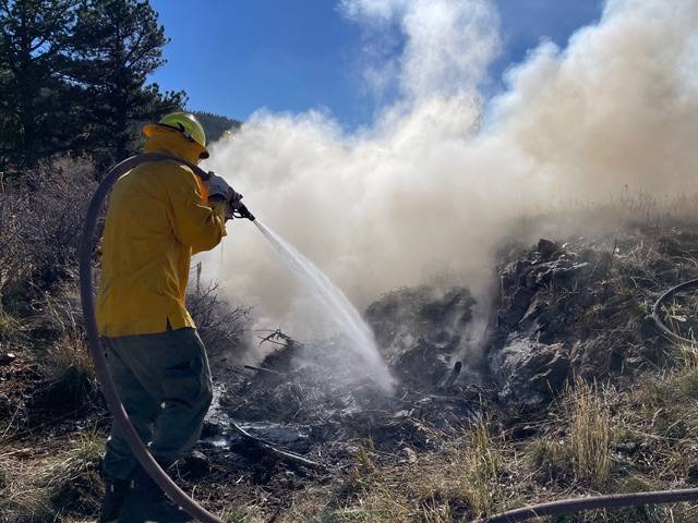 Ashes spark mining-pit fire west of Boulder