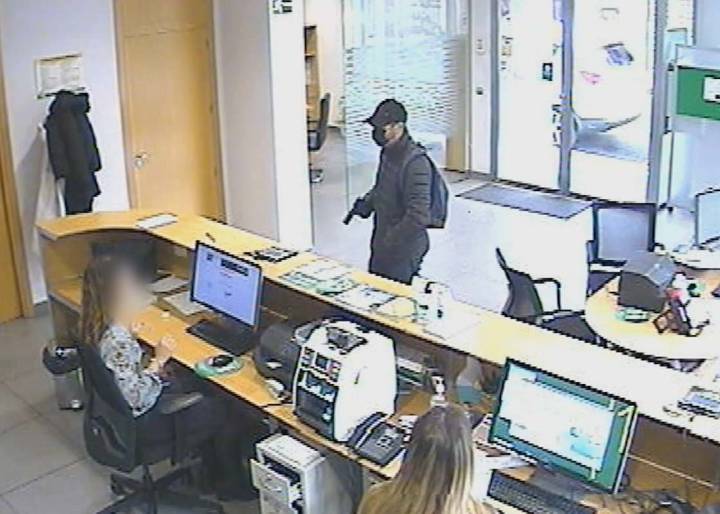 Detienen en Talavera a un atracador que robó en bancos de pueblos de Toledo