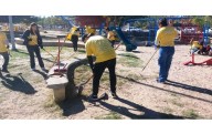 Más de 150 voluntarios limpian el parque de las Tortugas