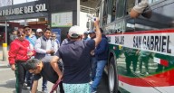 Paro de transportistas: vecinos y bodegueros reparten agua y galletas a choferes en protesta