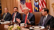 Trump amenaza a Hamas: “Si no se desarman, los desarmaremos y quizás por la fuerza”