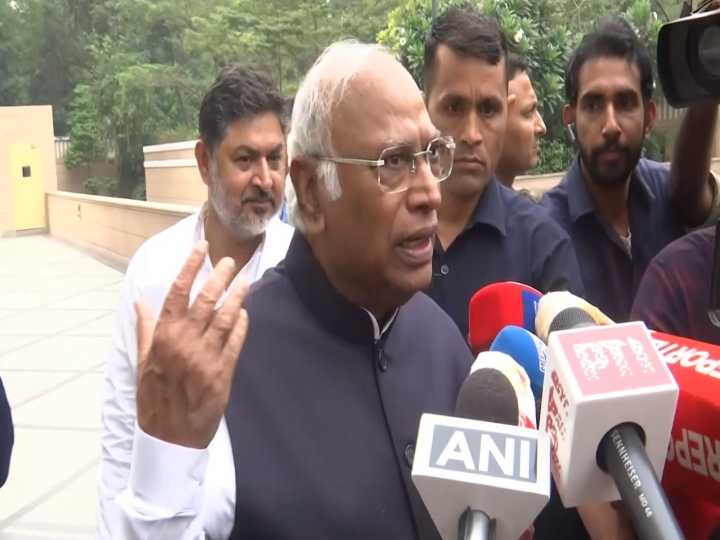 “100% going to win”: Mallikarjun Kharge on Kerala assembly polls
