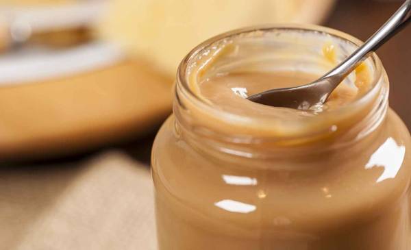 Solo 4 ingredientes: receta de dulce de leche casero sin azúcar