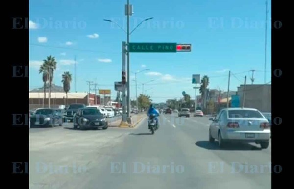 Sigue problema vial por semáforo descompuesto en la Pino; 51 horas así