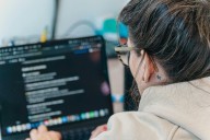 Pensábamos que el trabajo generado por la IA estaba disparando la productividad: en realidad, el "workslop" la está hundiendo