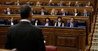 Feijóo ataca a Sánchez con la corrupción por "proteger al que roba" y el presidente dice que "caja B" hubo en el PP