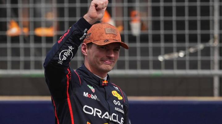 Verstappen earns easy US Grand Prix sprint win and pole position on another rough day for McLaren