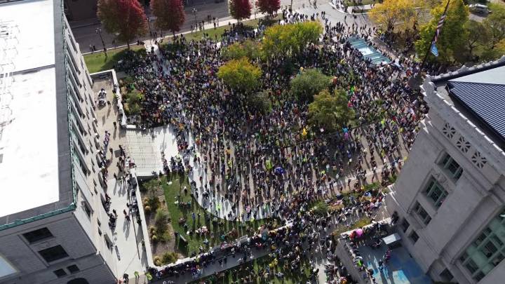 Thousands Attend ‘No Kings’ Protests in Duluth, Cities Across Northland